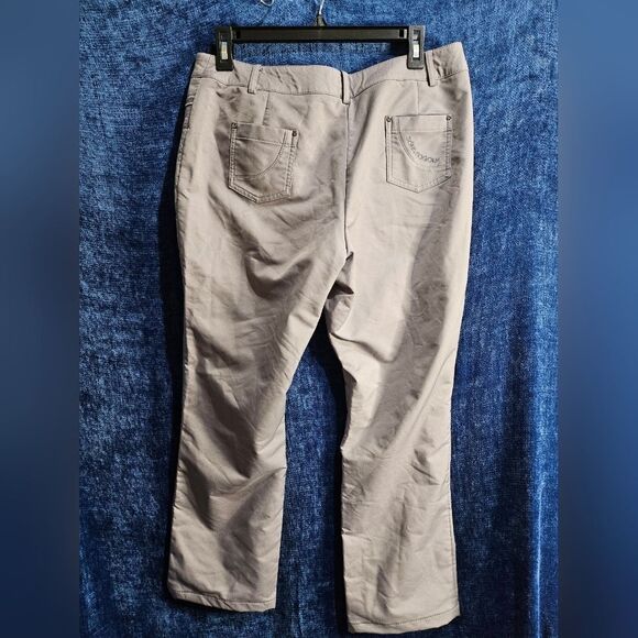 Songzio Lined Crop Golf Large - Picture 8 of 8